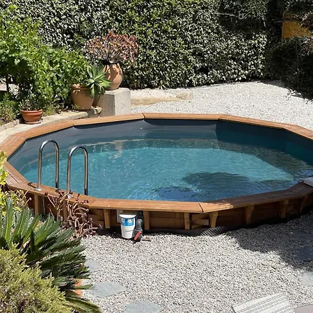 Vue Presqu'ile De Giens Avec Piscine Hyeres